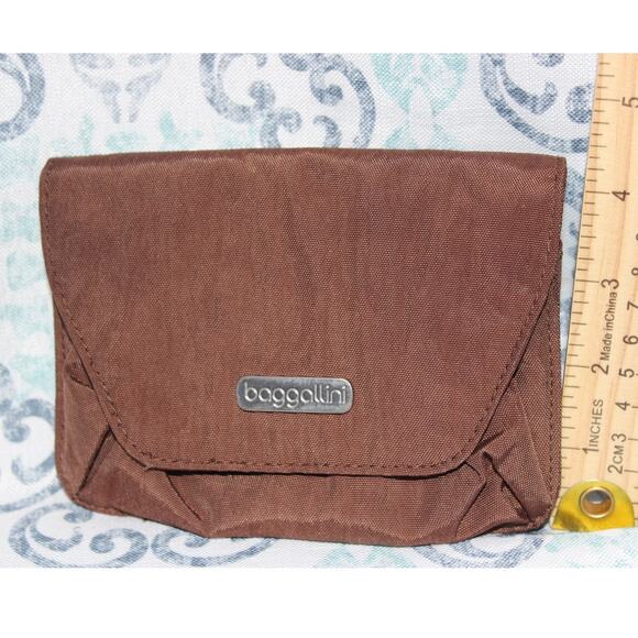 Baggallini Brown/Red Nylon Small Crossbody‎ Bag Flap Clutch Wallet - Picture 3 of 8